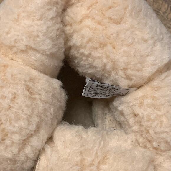 BEARPAW Hickory ELIZABETH II Suede BOOTIE Women WOOL LINING Like NEW SIZE 7 US - Picture 9 of 11